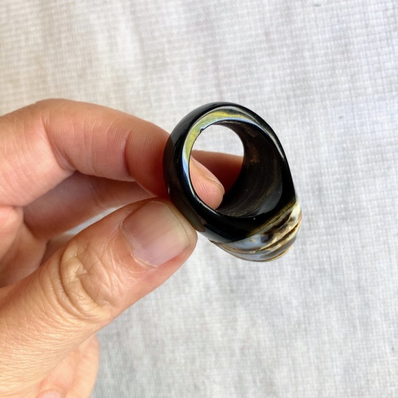 Vintage Hand Carved Bovine Horn Chunky Ring Size 7 Unisex - Picture 14 of 14